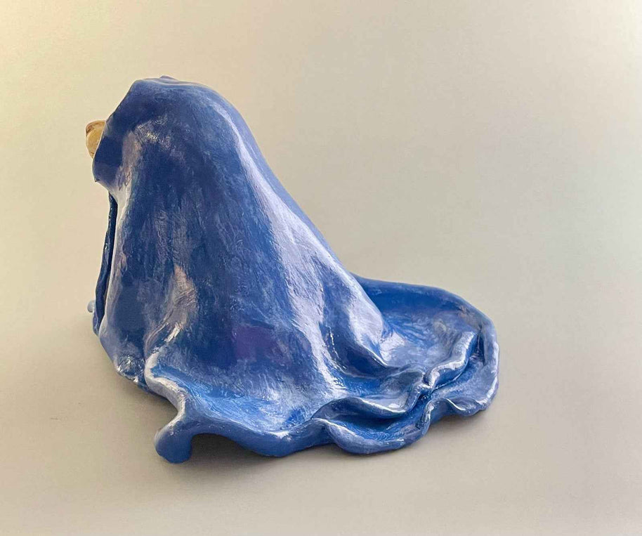 Back view of Madre Manta, from the Nature Shelter collection. Hand-made in Spain.