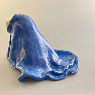 Back view of Madre Manta, from the Nature Shelter collection. Hand-made in Spain.