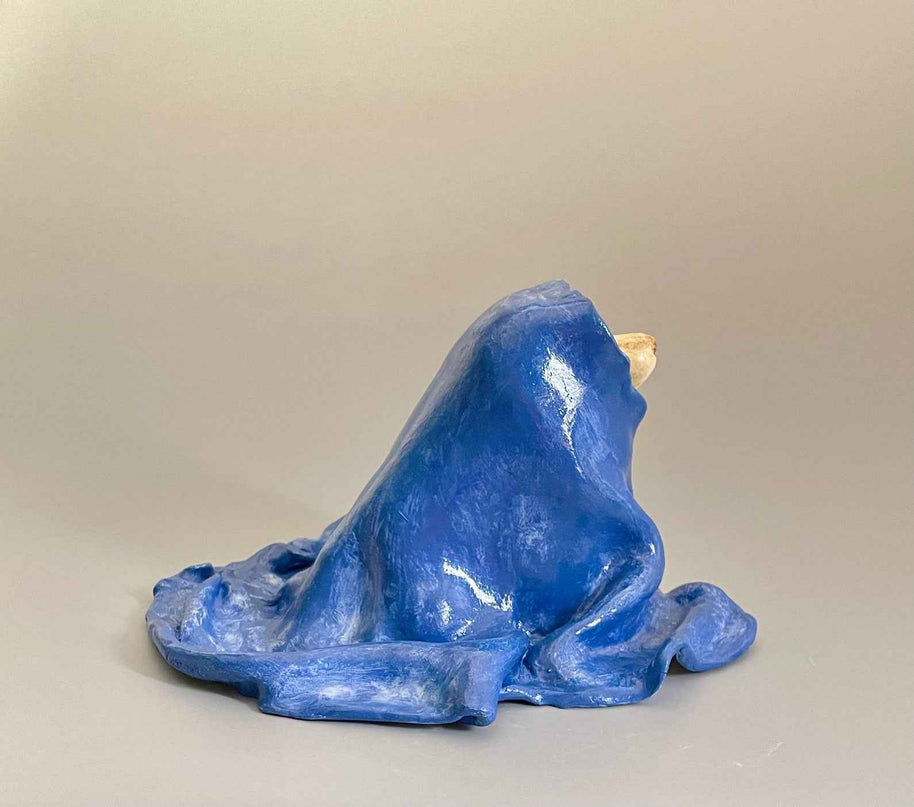 Back view of Madre Manta, from the Nature Shelter collection. Hand-made in Spain.