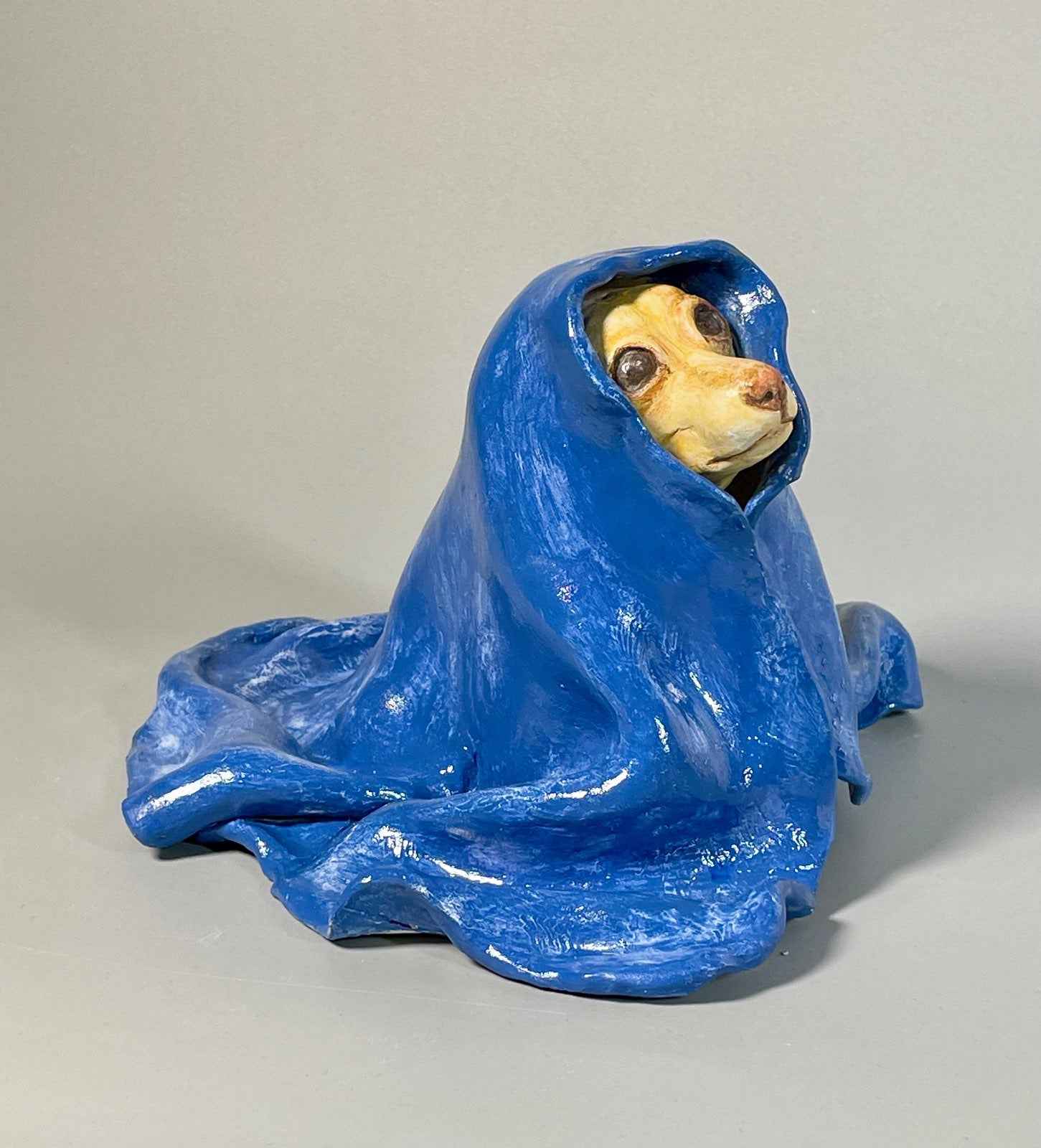 Right side view of Madre Manta, from the Nature Shelter collection. Hand-made in Spain.